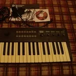 Продам синтезатор Korg R3