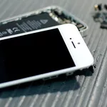 Замена экрана iPhone 5/5S/5S