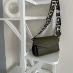 Женская серая кожаная сумка кроссбоди с широким ремнем,  италия TS00018