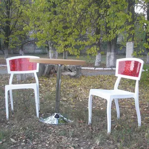 Оригинальные пластиковые стулья Орли со столом