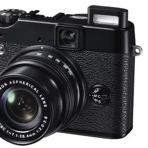 Продам Fujifilm FinePix X10 (Black) фирменный кожанный чехол бленда