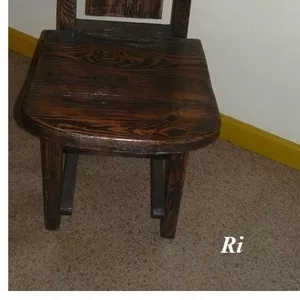 Продам б/у стулья деревянные из сосны для паба,  бара