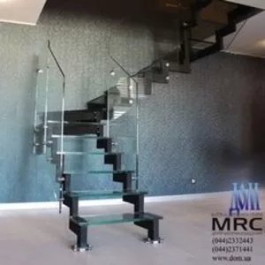 Стеклянная лестница для дома с цельностеклянным ограждением от ДОМ тм