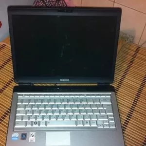 Нерабочий  ноутбук Toshiba Satellite U300 на запчасти .