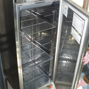 Продам бу холодильный шкаф Zanussi