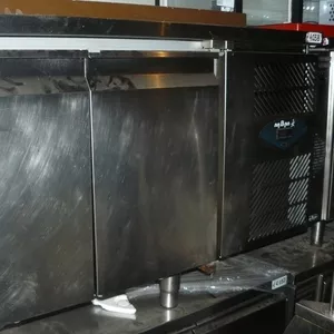 Продам холодильный стол бу для кафе (Италия)