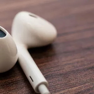 Наушники-вкладыши EarPods от Apple