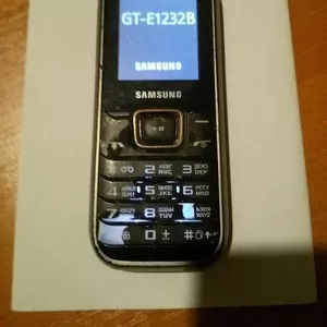 Продаю двухкарточный телефон Samsung gt-E1232B