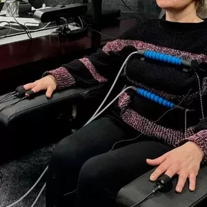 Професійне дослідження із використанням детектора брехні