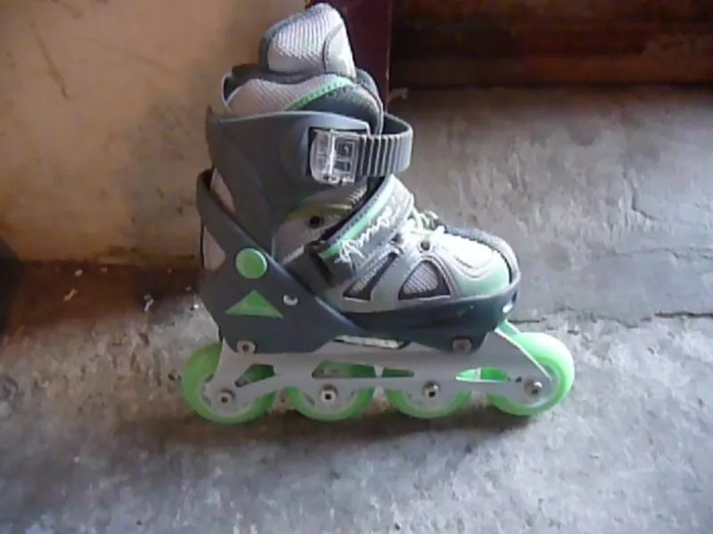 роликовые раздвижные коньки новые
