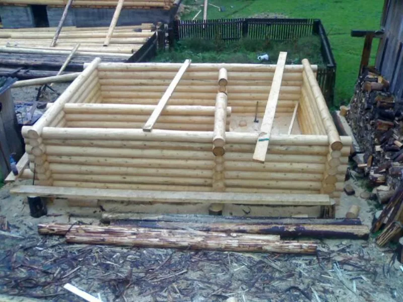 Срубы: деревянные дома, бани.