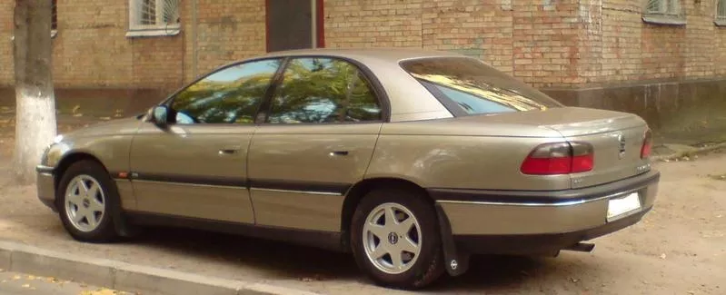 OPEL OMEGA B 2.5        7500 $   1997