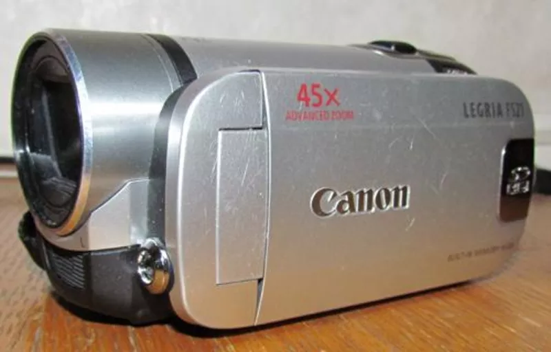 Продам видеокамеру Canon LEGRIA FS21 2