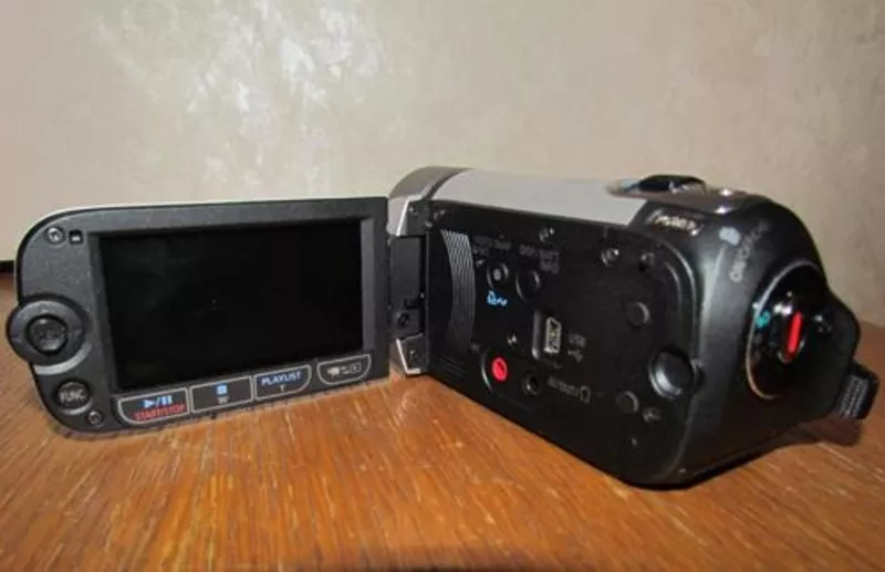 Продам видеокамеру Canon LEGRIA FS21 3