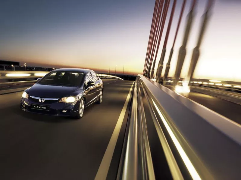 Продам бампер передний  на Honda civic 4d 