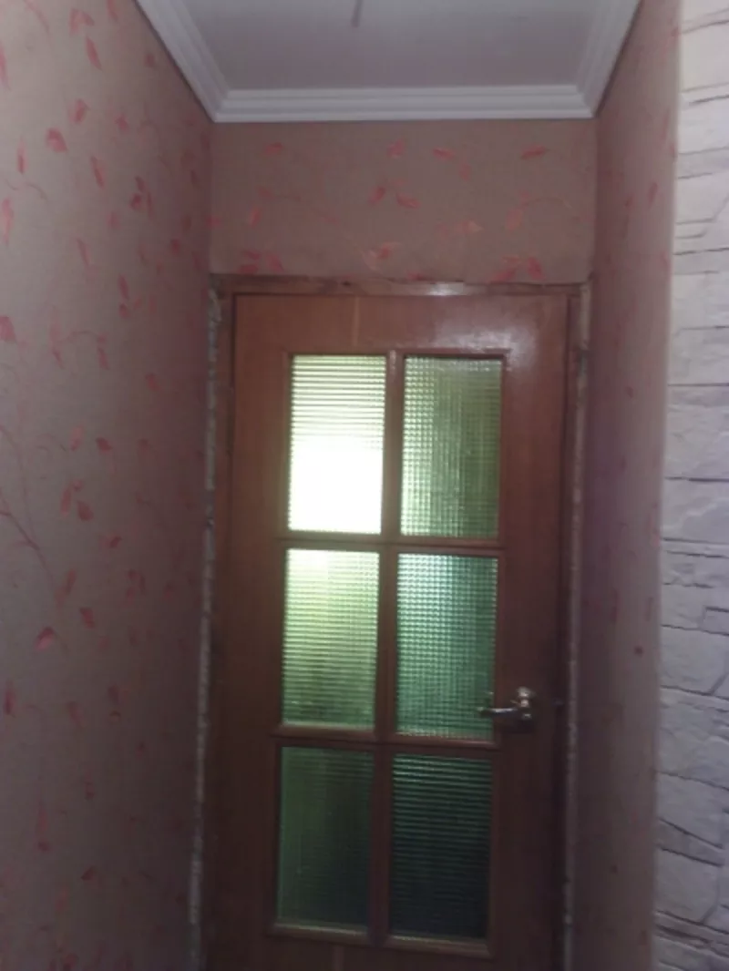 поклейка любых видов обоев, монтаж багетов