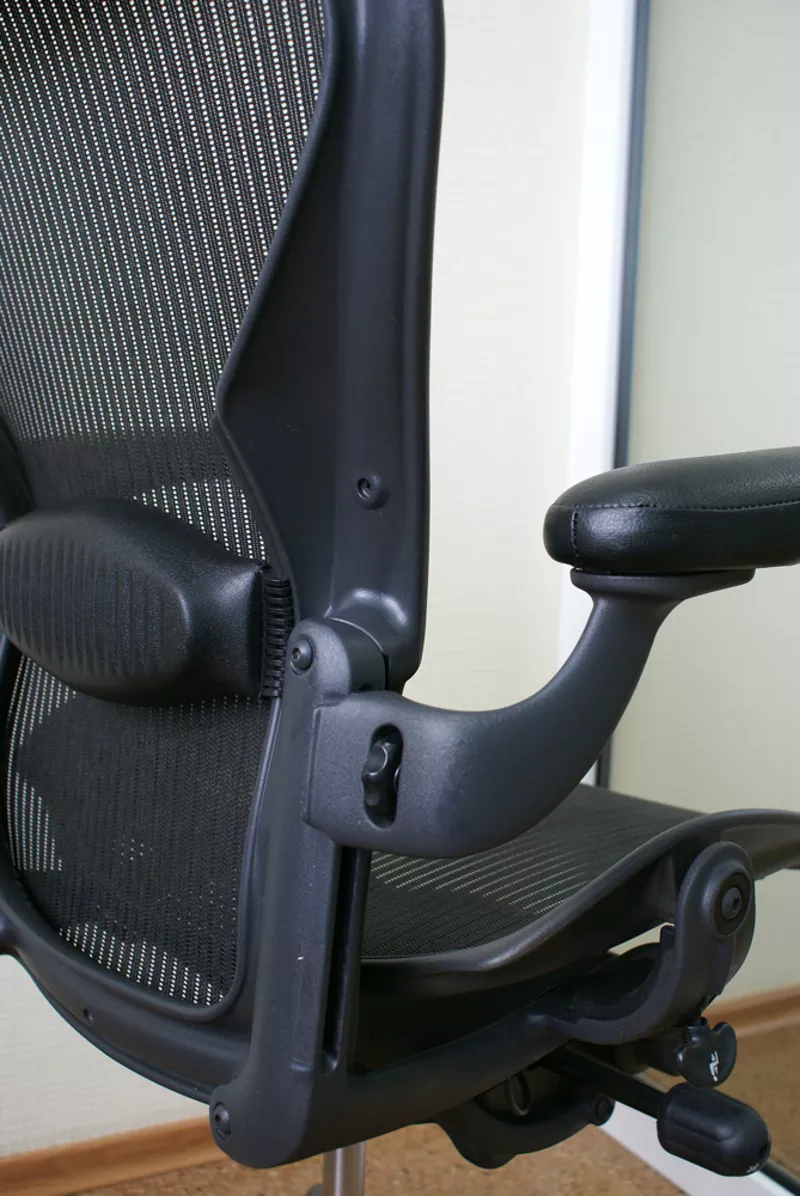 Кресло рабочее Herman Miller Aeron Lumbar Support 4