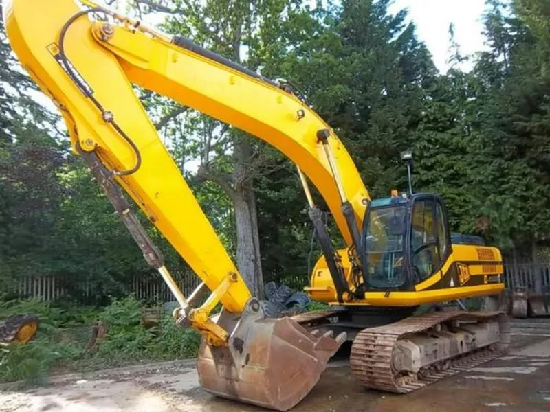 Гусеничный экскаватор JCB JS330LC