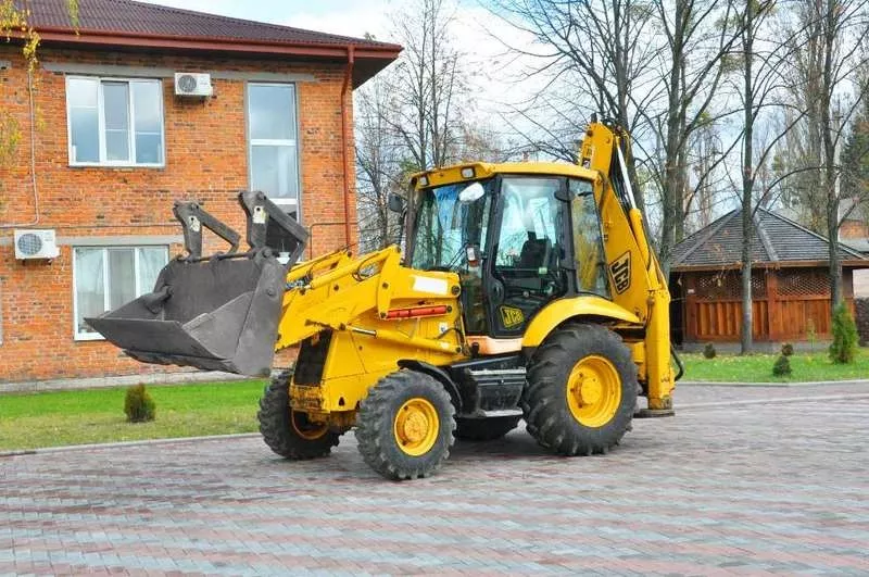 Экскаватор-погрузчик JCB 3CX (2006 год)