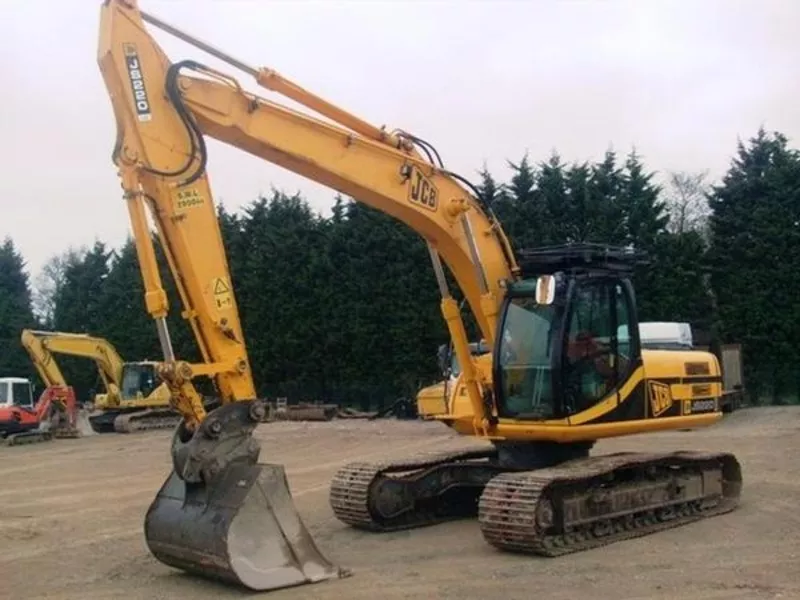 Гусеничный экскаватор JCB JS220LC (2004 год)