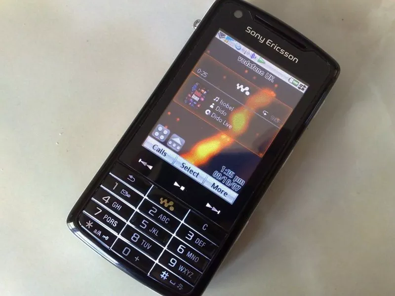 Sony Ericsson W960 2