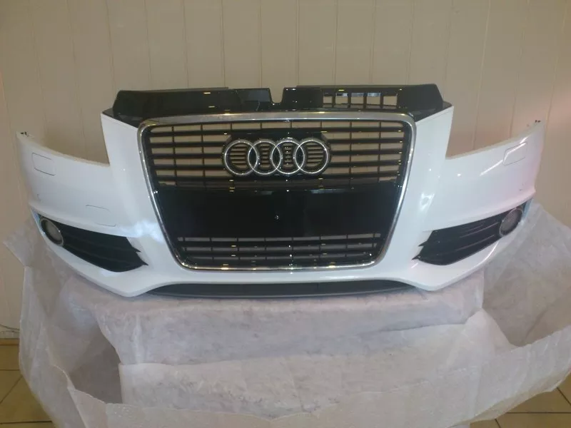 Бампер передний Audi A-3 2012р в комплекте