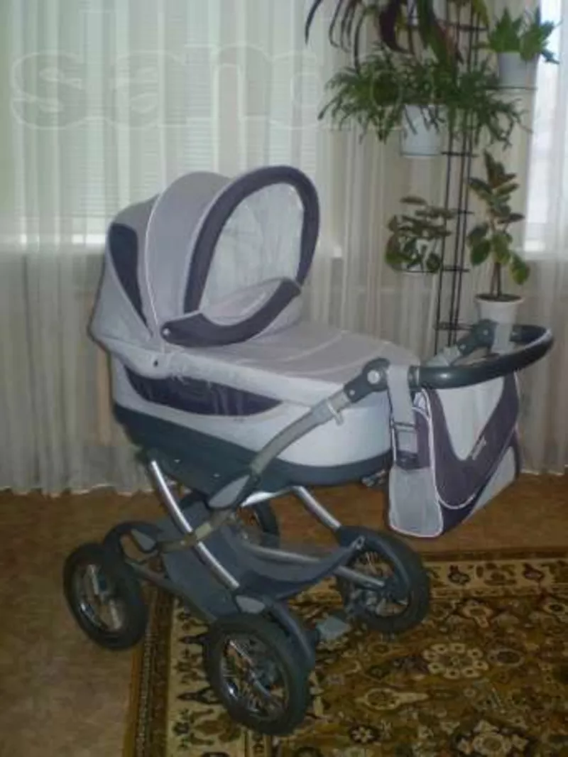 Продам детскую универсальную коляску Goodbaby C706,  в отличном состоян