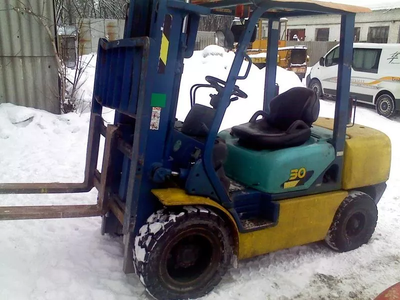 Вилочный погрузчик б/у Komatsu FD30T-14. Грузоподъемность 3 т