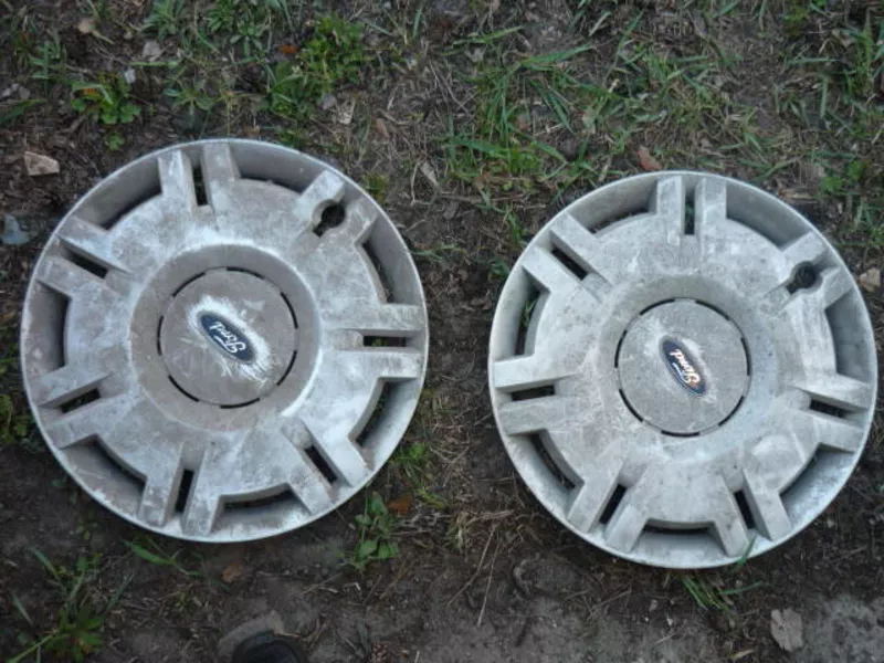 Колпаки R 15,  Легковой Ford  Состояние : б/у