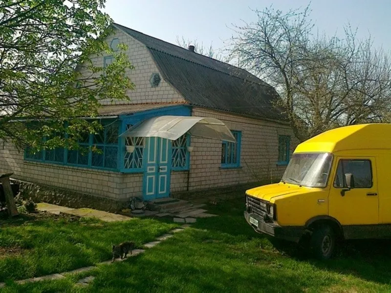 добротный  дом-усадьба  в пригороде