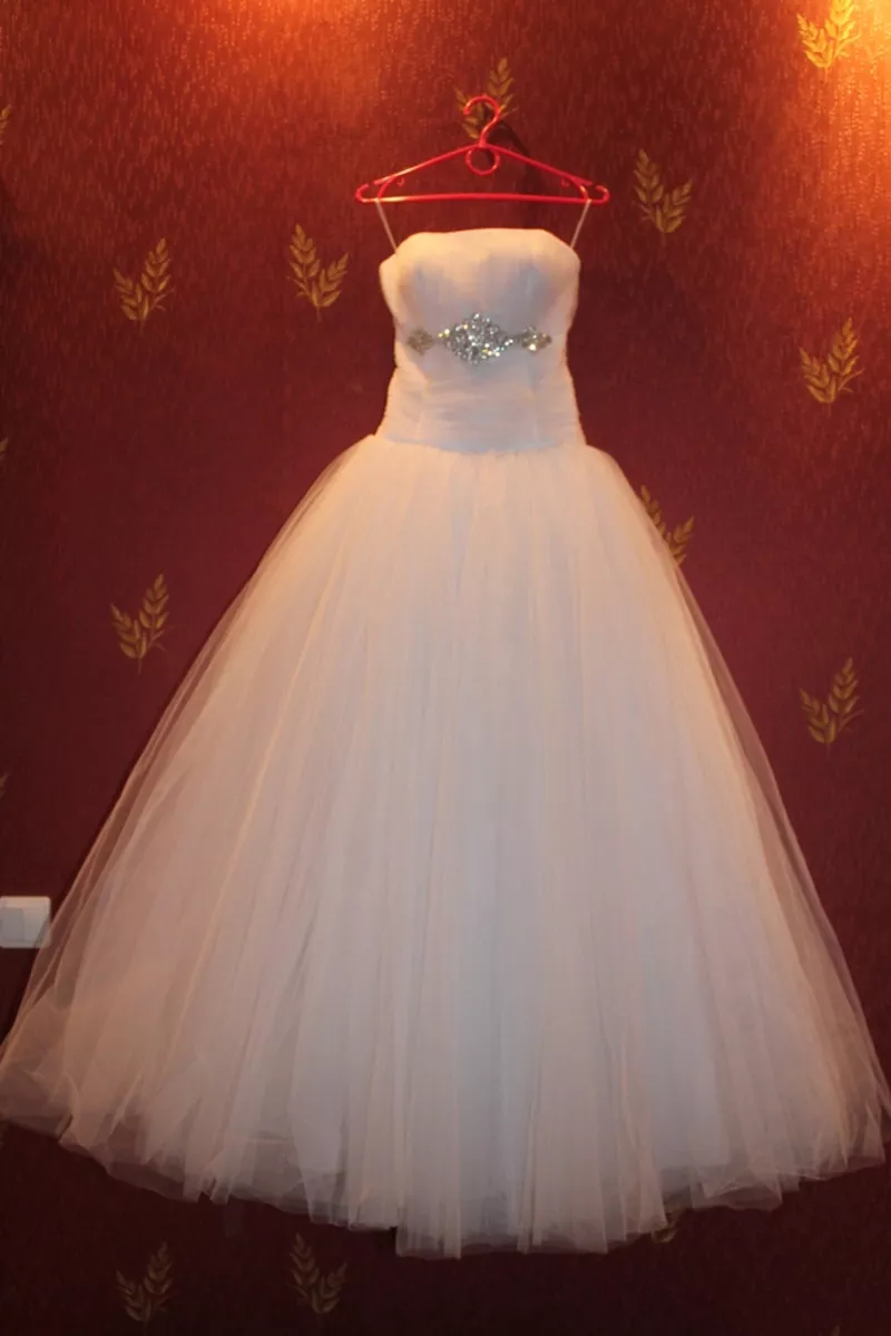Продам нежное фатиновое свадебное платье