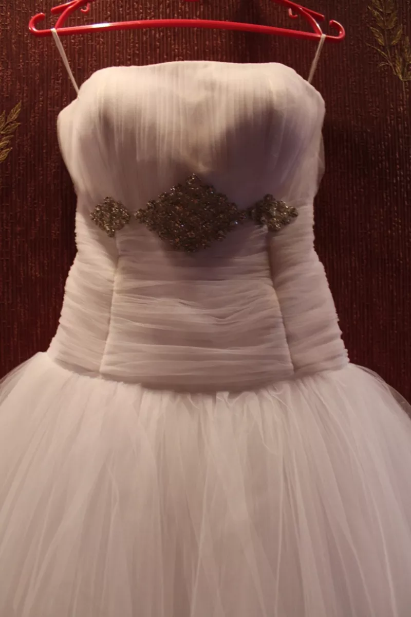 Продам нежное фатиновое свадебное платье 3