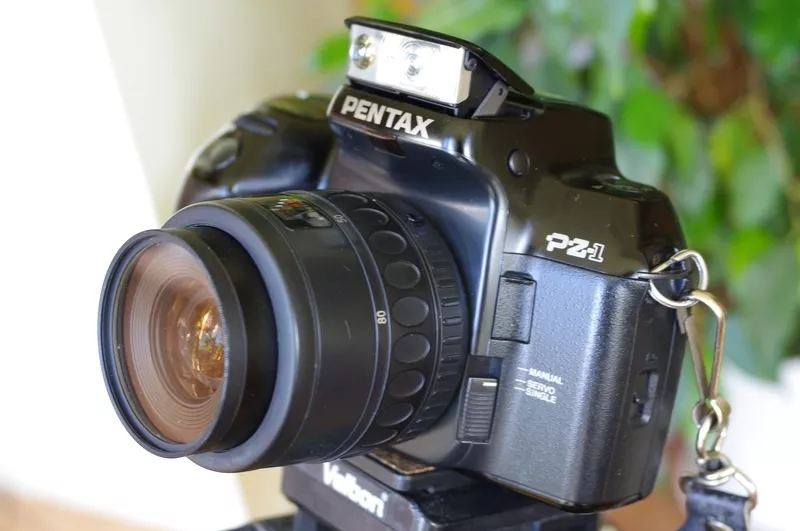 Pentax PZ-1 + SMC Pentax-F 35-80mm 1:4-5.6 Профессиональный зеркальный