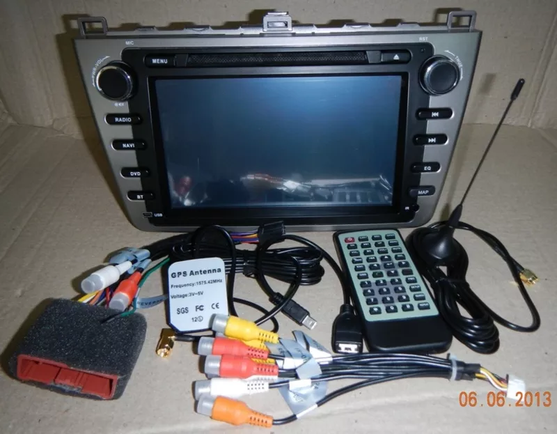Штатное головное мультимедийное навигационное устройство 4
