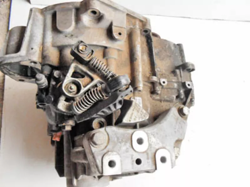 Коробка передач 6-ступенчатая Volkswagen  (Passat B6,  Touran,   5
