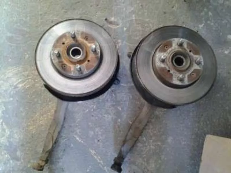  Тормозные диски,  поворотный кулак,  суппорт, передний рычаг civic ej9