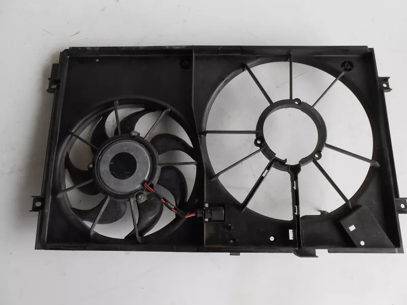 Вентилятор радиатора Volkswagen Caddy Вентилятор