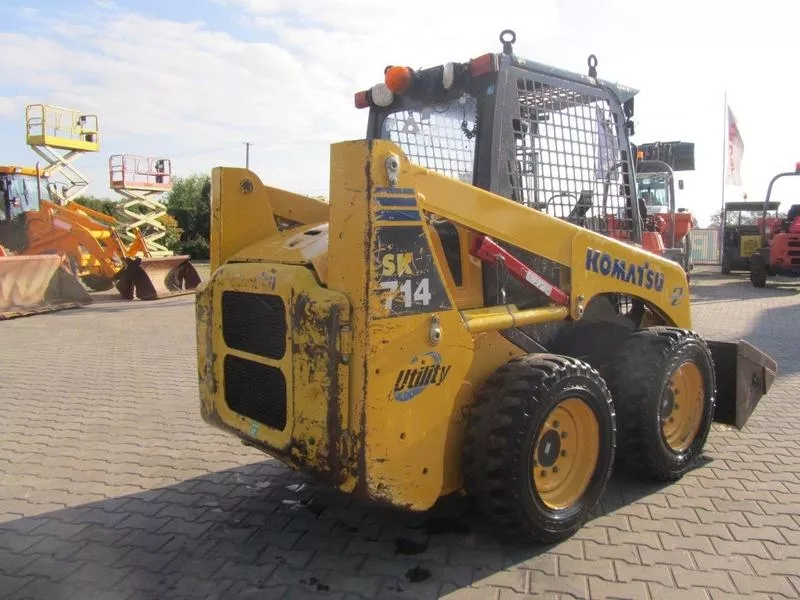 Мини погрузчик Komatsu SK 714  3