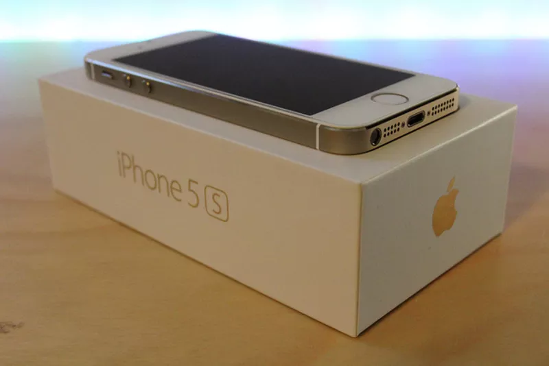 Apple  iPhone 5S 16 Гб всего за $ 450USD,  Samsung Galaxy Note 3 16GB  2