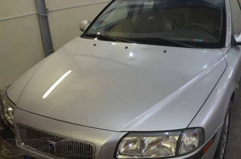 Капот на Volvo S80