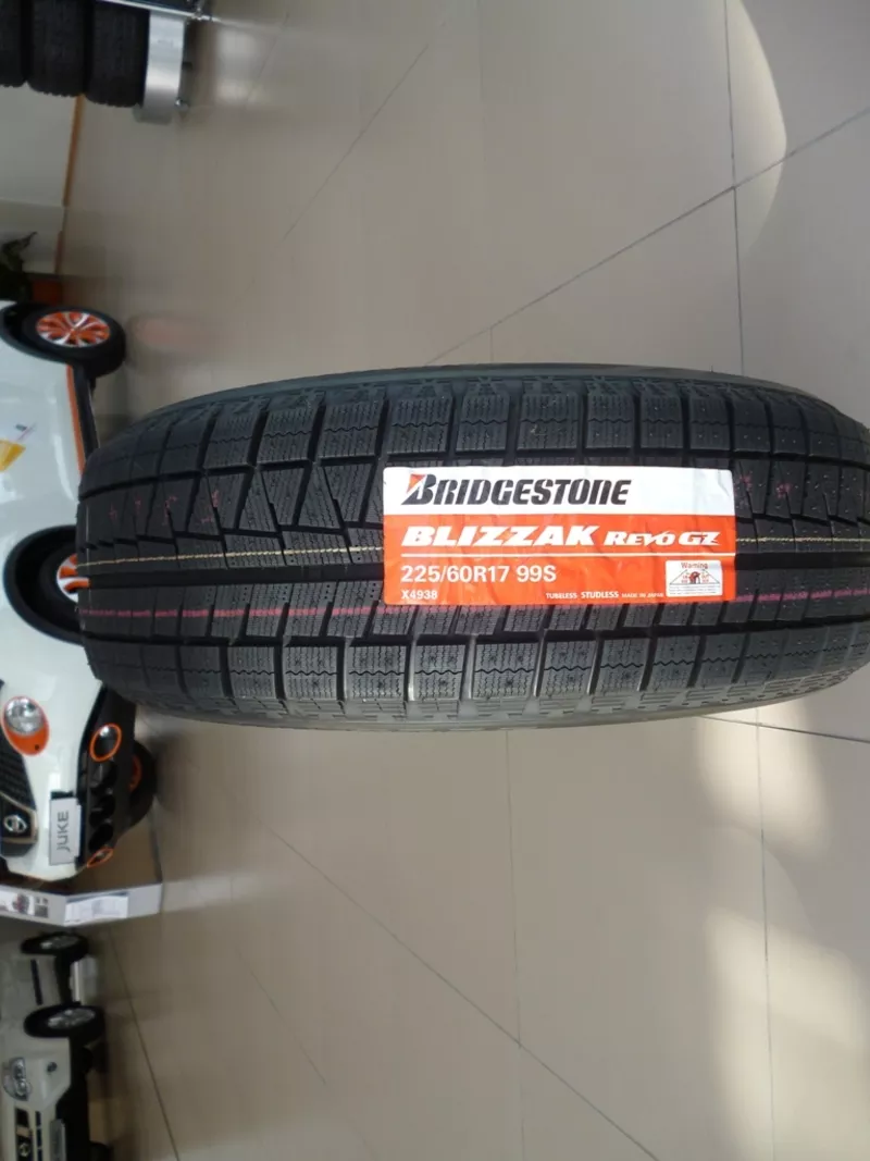 Автошины зимние новые 225/60R17 Blizzak Revo GZ 99S TL  Bridgestone