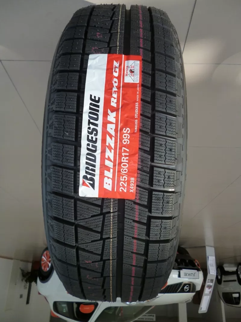 Автошины зимние новые 225/60R17 Blizzak Revo GZ 99S TL  Bridgestone 2