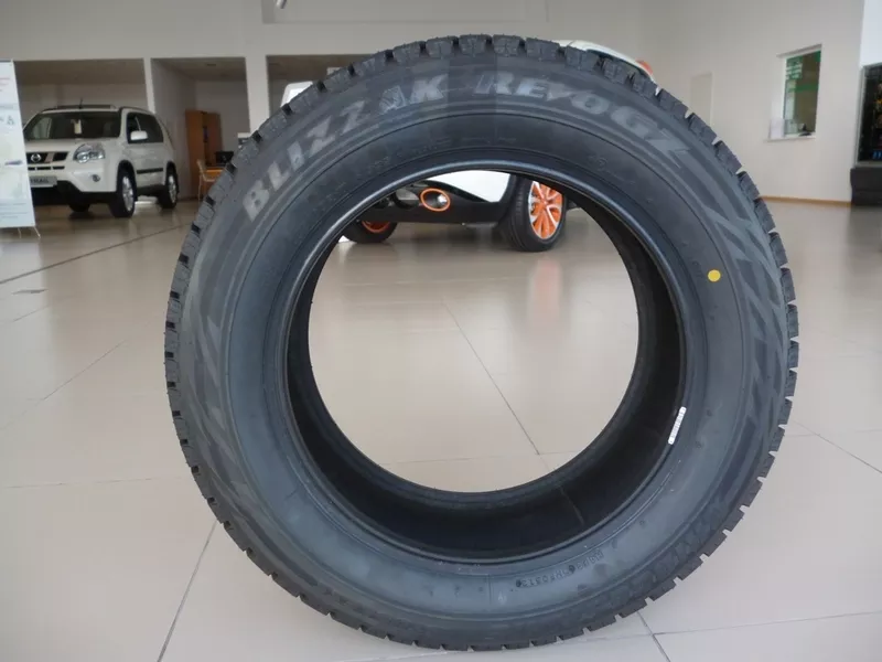 Автошины зимние новые 225/60R17 Blizzak Revo GZ 99S TL  Bridgestone 3