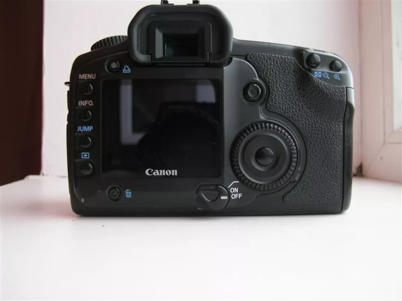 Продам Canon EOS 5D Mark|   body 3