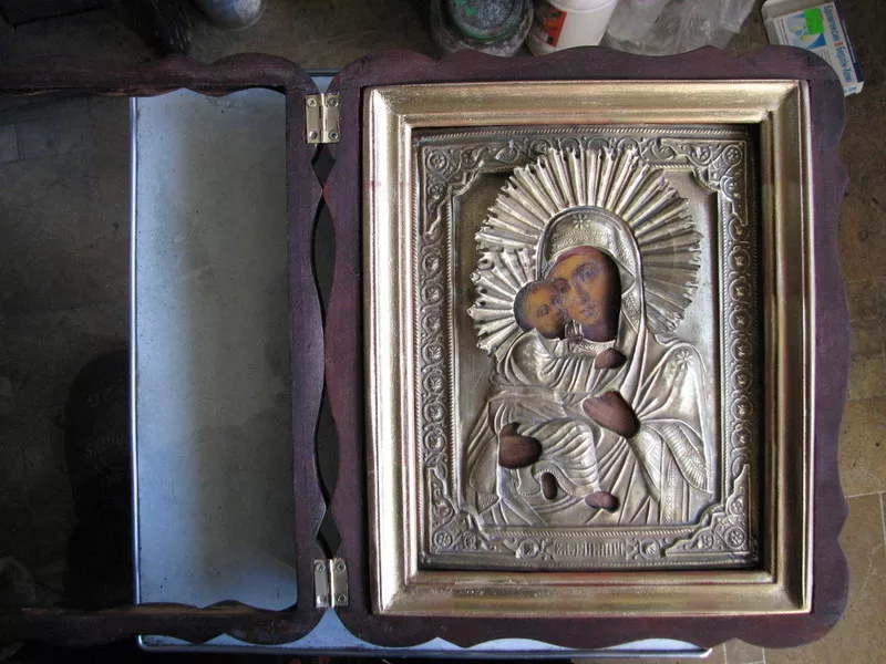 Предлагаю старинную икону Владимирской Богородицы в посеребренном окла 2