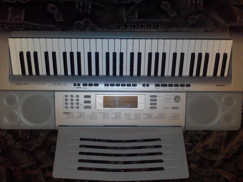 Продам синтезатор Casio CTK-4000