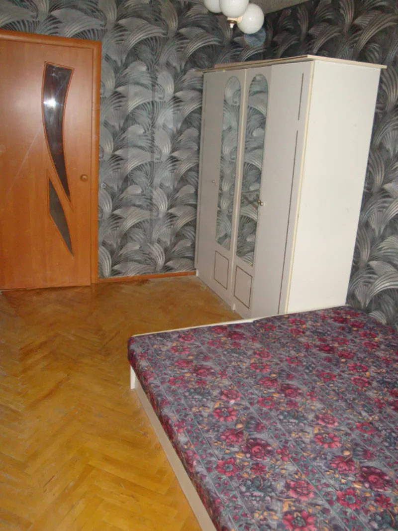 Посуточно 2 ком квартира в Киеве возле метро Дарница Малышко 2