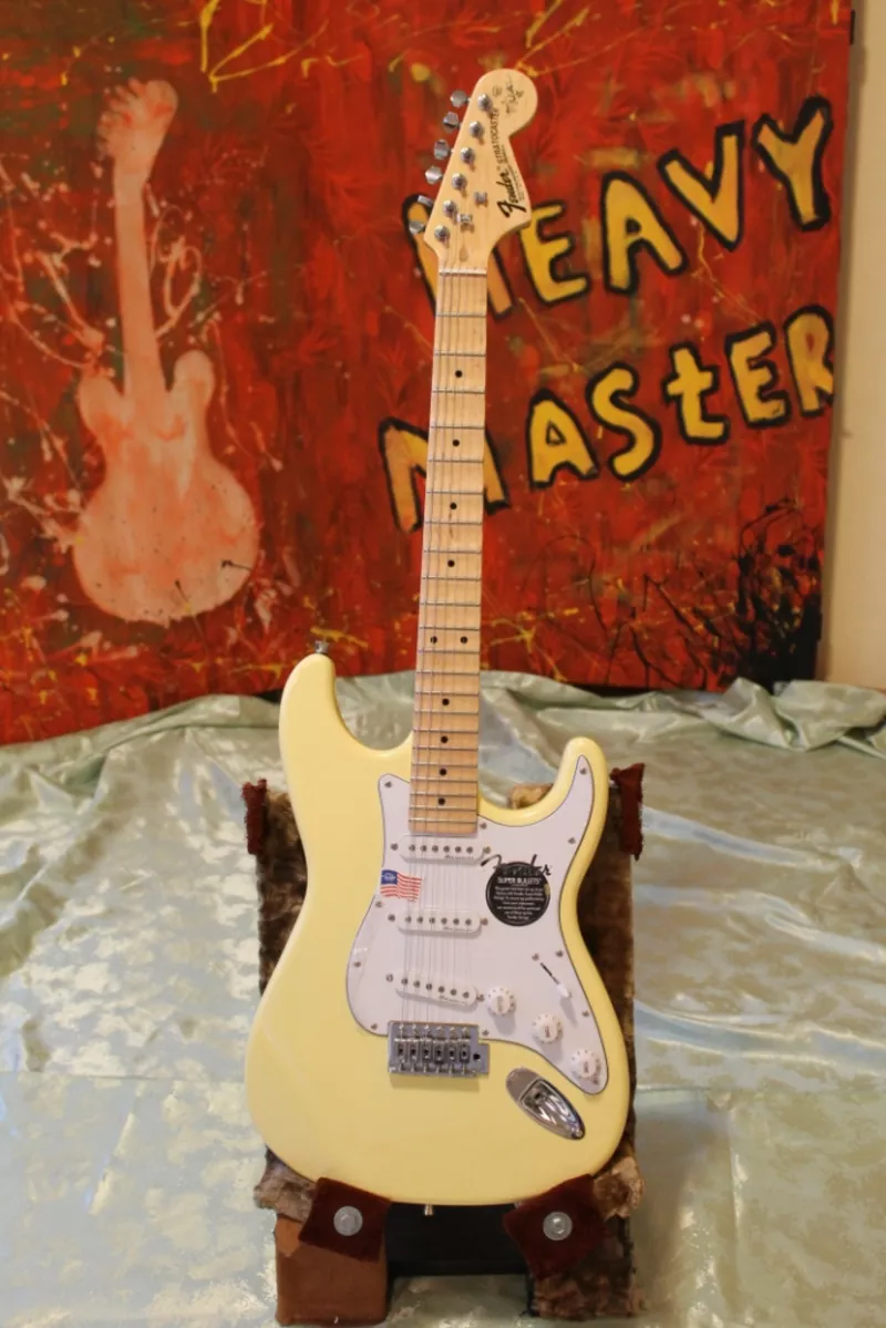 Электрогитара Fender Stratocaster YJM