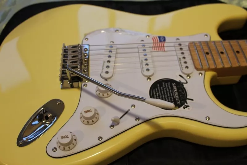 Электрогитара Fender Stratocaster YJM 2