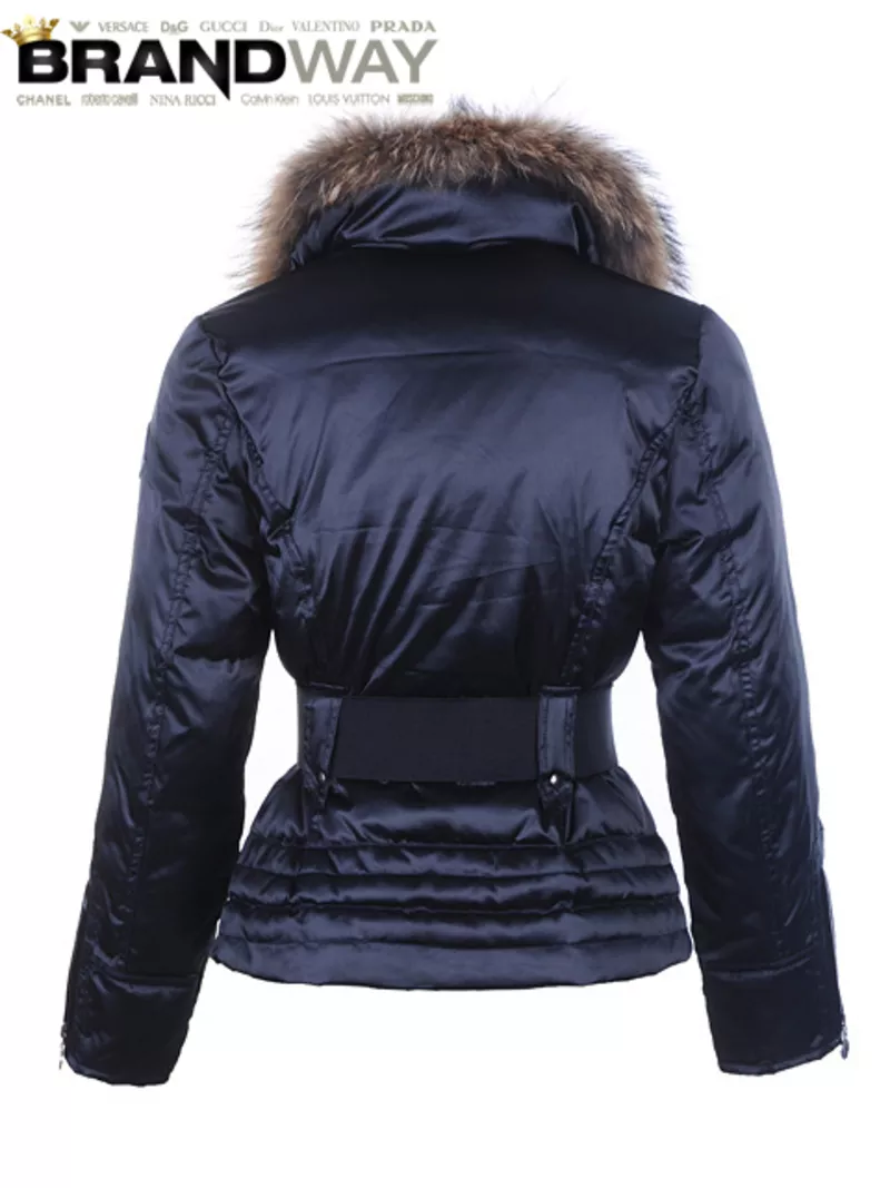 Короткая женская зимняя куртка Moncler 2